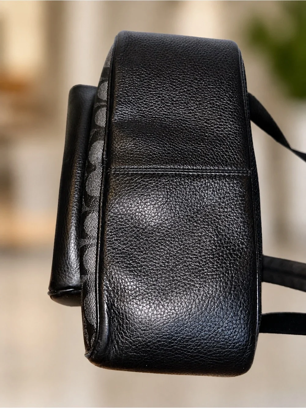 Coach one zip